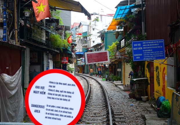 Phố cafe đường tàu ở Hà Nội đóng cửa: Cấm nơi này, du khách tràn nơi khác - Ảnh 1.