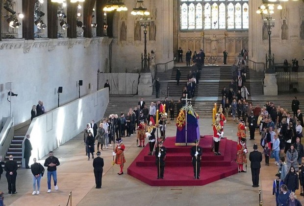 Lãnh đạo quốc tế viếng Nữ hoàng Elizabeth II - Ảnh 3.
