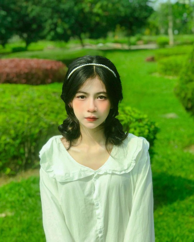 Nữ sinh 2K5 diện bộ đồng phục thể dục trường gây sốt cộng đồng mạng - Ảnh 9.