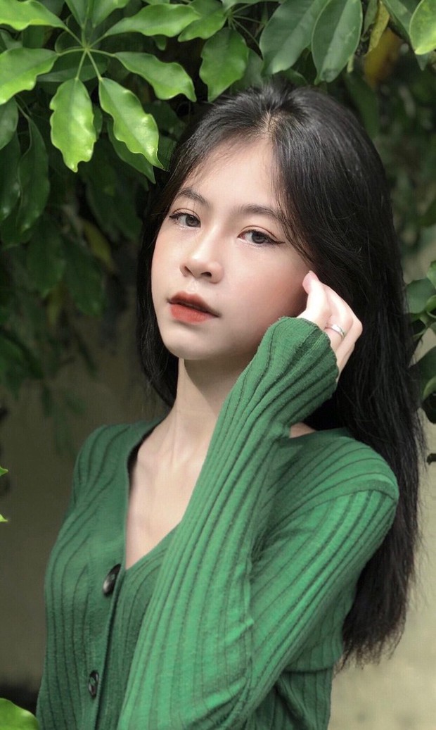 Nữ sinh 2K5 diện bộ đồng phục thể dục trường gây sốt cộng đồng mạng - Ảnh 7.
