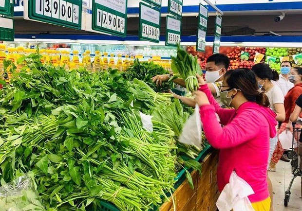 Rau chợ dán nhãn VietGAP vào siêu thị: Người tiêu dùng có thể tẩy chay - Ảnh 2. Rau chợ dán nhãn VietGAP vào siêu thị: Người tiêu dùng có thể tẩy chay - Ảnh 2.