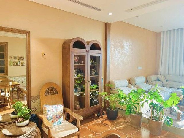 Căn hộ 145m2 tràn ngập ánh hoàng hôn ở trung tâm Hà Nội, phòng khách thoải mái như ở ngoài trời - Ảnh 10. Căn hộ 145m2 tràn ngập ánh hoàng hôn ở trung tâm Hà Nội, phòng khách thoải mái như ở ngoài trời - Ảnh 10.