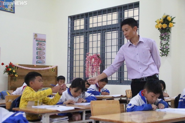 Học sinh Quảng Ngãi nghỉ học từ ngày 27/9 để tránh bão - Ảnh 1.