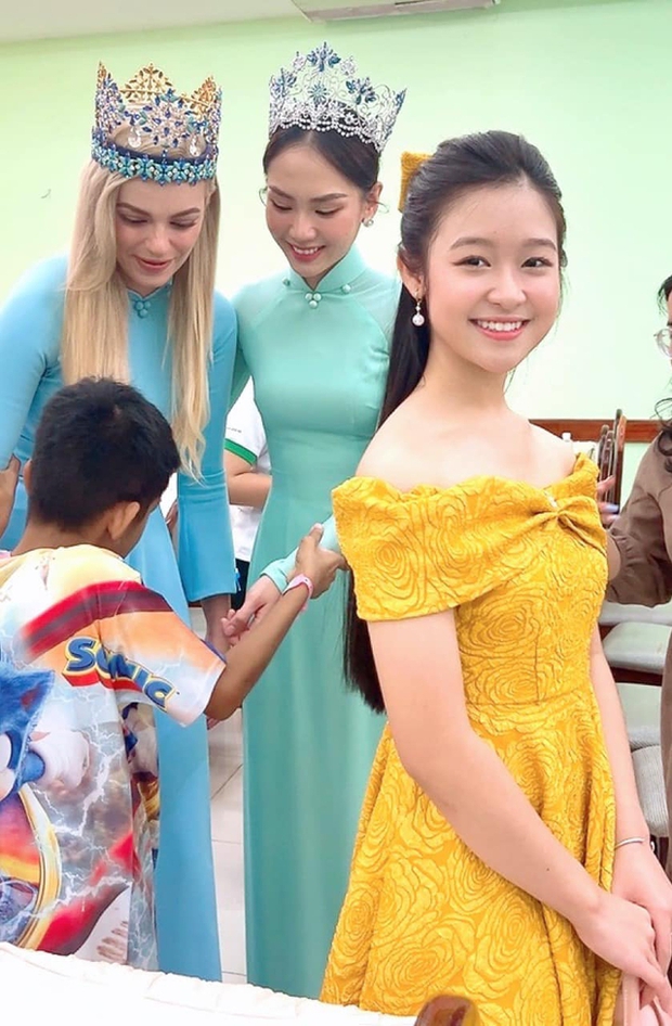 Sao nhí Việt đọ sắc cùng các nàng hậu nổi tiếng: Thân thiết với Thuỳ Tiên - Tiểu Vy đến cả đương kim Miss World - Ảnh 14.