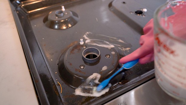 Cách làm sạch 3 vật dụng bẩn nhất trong bếp nhà bạn - Ảnh 2.
