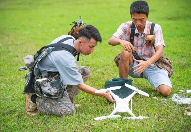 Ảnh, clip: Dùng flycam, định vị GPS để huấn luyện chim trinh sát trên không tại Hà Nội - Ảnh 7.