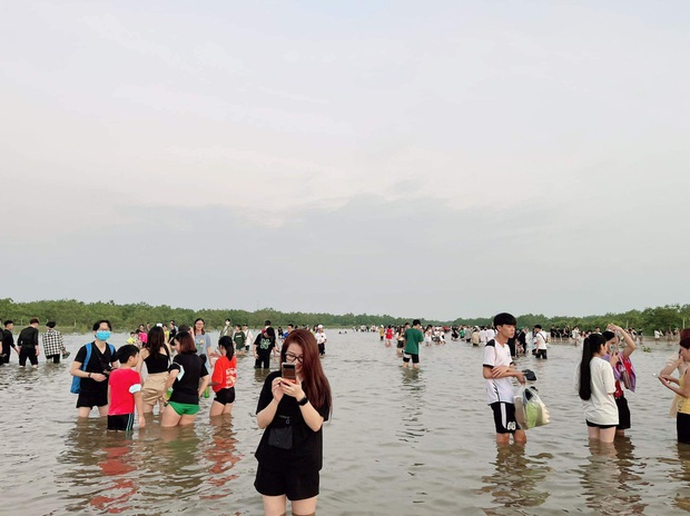 Cười bể bụng với loạt hình ảnh mới nhất về biển vô cực Thái Bình - Ảnh 1. Cười bể bụng với loạt hình ảnh mới nhất về biển vô cực Thái Bình - Ảnh 1.