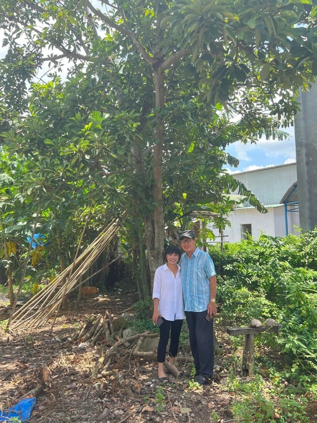 Sao Việt 5/9: Ông bầu” Phước Sang tươi tắn sau thời gian ở ẩn vì vỡ nợ - Ảnh 2. Sao Việt 5/9: Ông bầu” Phước Sang tươi tắn sau thời gian ở ẩn vì vỡ nợ - Ảnh 2.