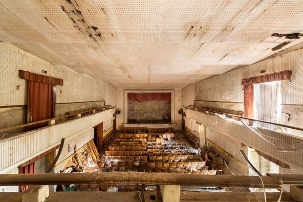 Bên trong những nhà hát bị bỏ hoang trên khắp thế giới, nơi dưới lớp bụi là những công trình nghệ thuật - Ảnh 6.