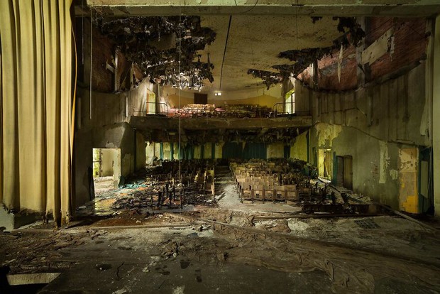 Bên trong những nhà hát bị bỏ hoang trên khắp thế giới, nơi dưới lớp bụi là những công trình nghệ thuật - Ảnh 9.