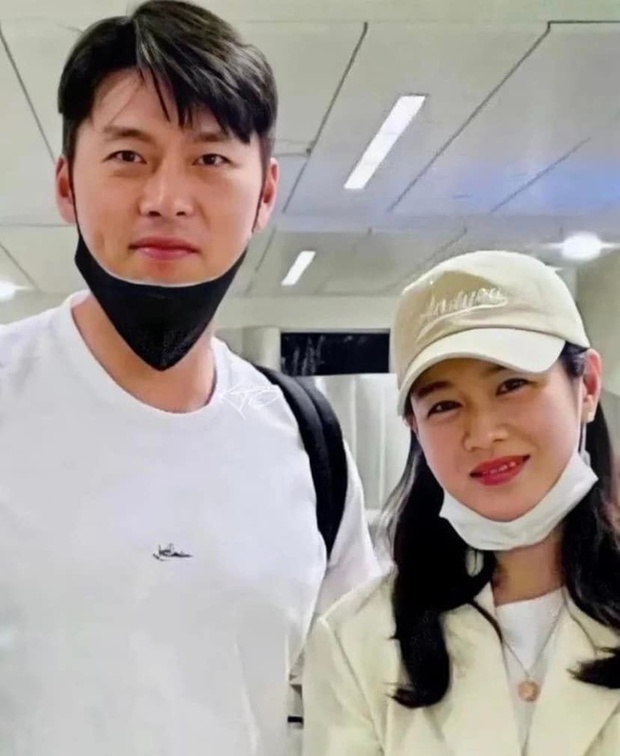 Hyun Bin được trông thấy tháp tùng Son Ye Jin đến bệnh viện vào đêm muộn - Ảnh 2. Hyun Bin được trông thấy tháp tùng Son Ye Jin đến bệnh viện vào đêm muộn - Ảnh 2.
