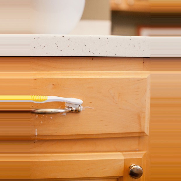 Cách làm sạch tủ bếp bằng gỗ chỉ với 5 bước đơn giản - Ảnh 3.
