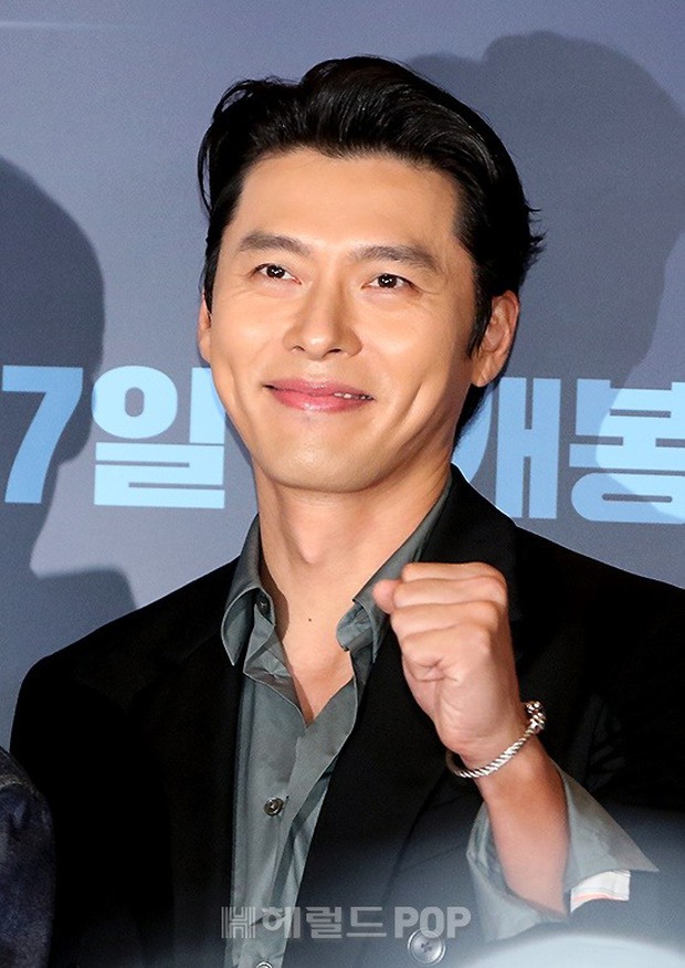 Công chiếu phim hóa lễ trao giải: Hyun Bin được phụ huynh tới ủng hộ, Yoona - Taeyeon dẫn đầu dàn mỹ nhân hàng đầu showbiz - Ảnh 2. Công chiếu phim hóa lễ trao giải: Hyun Bin được phụ huynh tới ủng hộ, Yoona - Taeyeon dẫn đầu dàn mỹ nhân hàng đầu showbiz - Ảnh 2.