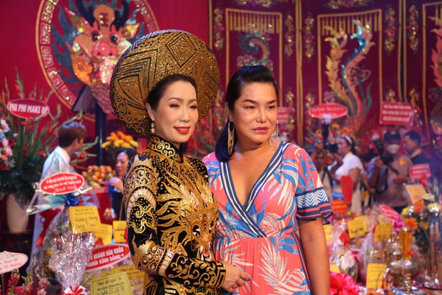 Sao Việt dự giỗ Tổ sân khấu: Trịnh Kim Chi làm lễ trang nghiêm, dàn nghệ sĩ rộn ràng tề tựu - Ảnh 6.