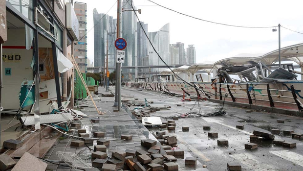 Miền Nam Hàn Quốc hoang tàn sau cơn bão lịch sử - Ảnh 8.