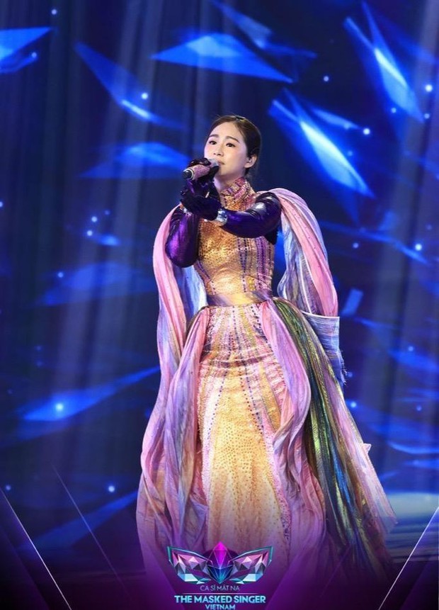 Màn cởi bỏ mặt Kim Sa Ngư của Lương Bích Hữu lọt Top 1 Trending YouTube, vượt qua MV của BLACKPINK - Ảnh 1. Màn cởi bỏ mặt Kim Sa Ngư của Lương Bích Hữu lọt Top 1 Trending YouTube, vượt qua MV của BLACKPINK - Ảnh 1.