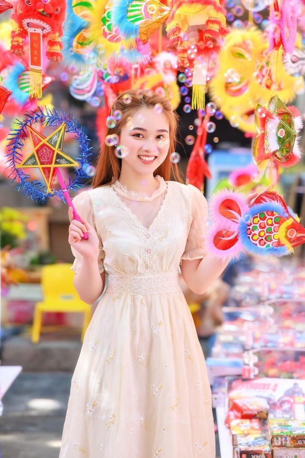 Nữ sinh Đại học Thủ Đô rộn ràng trong bộ ảnh Trung thu - Ảnh 3.