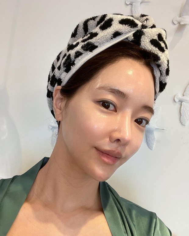 Phụ nữ Hàn có cách đắp mặt nạ lạ đời, giúp da căng bóng sau 3 ngày - Ảnh 1. Phụ nữ Hàn có cách đắp mặt nạ lạ đời, giúp da căng bóng sau 3 ngày - Ảnh 1.