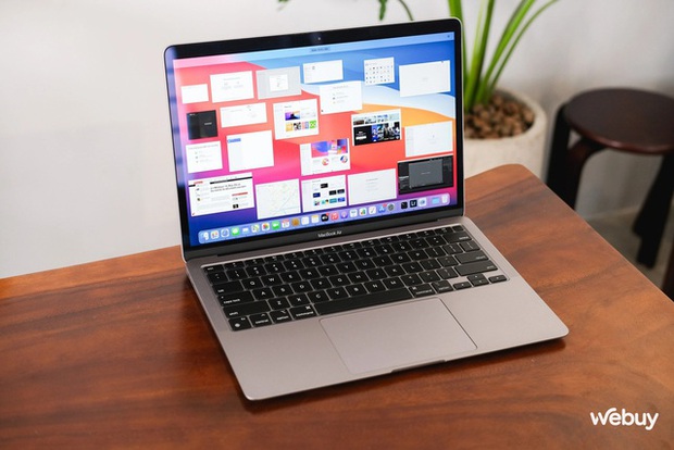 Mẫu MacBook bán chạy nhất sập giá dịp cuối năm - Ảnh 3.