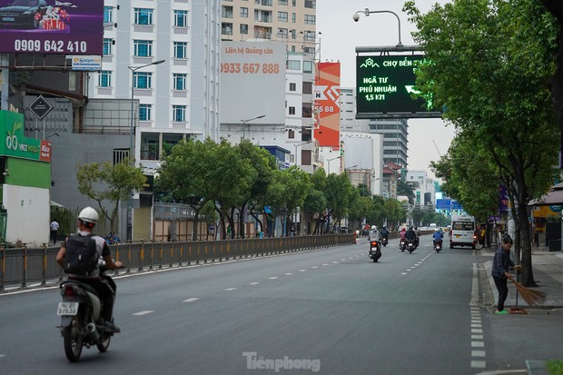 Có một TP.HCM rất khác trong sáng đầu năm 2023 - Ảnh 6. Có một TP.HCM rất khác trong sáng đầu năm 2023 - Ảnh 6.