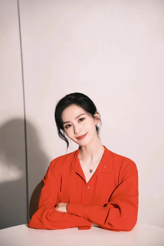Chặng đường 10 năm của những Hoa đán thế hệ 85: Triệu Lệ Dĩnh - Dương Mịch “lên hương” sau cuộc hôn nhân tan vỡ - Ảnh 6. Chặng đường 10 năm của những Hoa đán thế hệ 85: Triệu Lệ Dĩnh - Dương Mịch “lên hương” sau cuộc hôn nhân tan vỡ - Ảnh 6.
