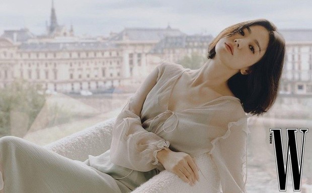 Song Hye Kyo phá vỡ hình tượng ngọc nữ - Ảnh 4. Song Hye Kyo phá vỡ hình tượng ngọc nữ - Ảnh 4.
