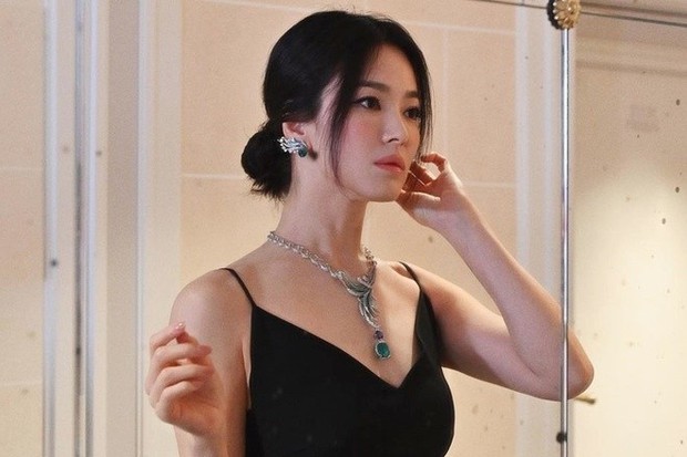 Song Hye Kyo phá vỡ hình tượng ngọc nữ - Ảnh 3. Song Hye Kyo phá vỡ hình tượng ngọc nữ - Ảnh 3.