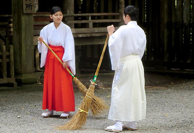 Lịch sử lâu đời về thói quen dọn dẹp của người Nhật: Khi lau chùi cũng như một nghi thức tẩy uế, tránh vận rủi - Ảnh 4.