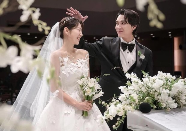 Mãn nhãn trước năm 2022 ngập hoa tươi của dàn sao xứ Hàn: Son Ye Jin - Hyun Bin hoàn thành chỉ tiêu trong 1 năm, Jiyeon có lễ cưới như mơ - Ảnh 5.