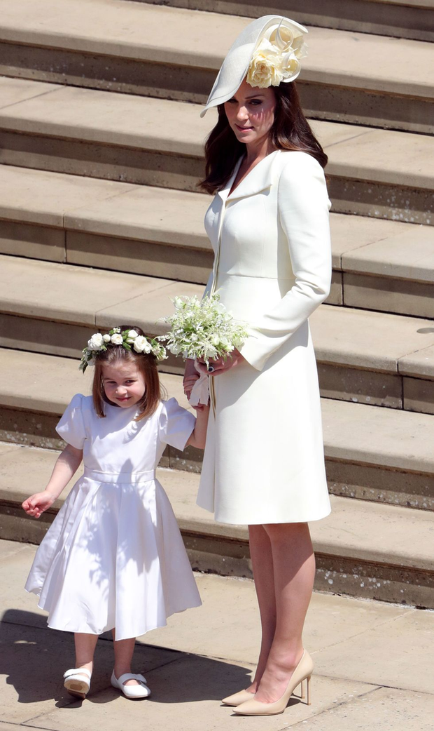 Harry có đang đạo đức giả khi tiết lộ tin nhắn riêng tư giữa Meghan và Kate? - Ảnh 2. Harry có đang đạo đức giả khi tiết lộ tin nhắn riêng tư giữa Meghan và Kate? - Ảnh 2.