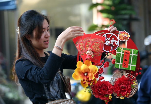 Chợ hoa truyền thống Hàng Lược tấp nập trong những ngày cận Tết - Ảnh 5.