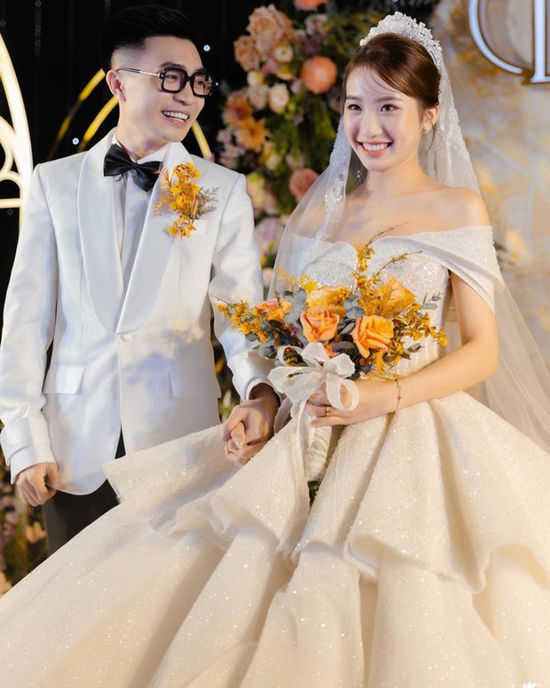 Bụt lần đầu tiên lên tiếng sau đám cưới bất ngờ cùng Huyền 204 - Ảnh 2. Bụt lần đầu tiên lên tiếng sau đám cưới bất ngờ cùng Huyền 204 - Ảnh 2.