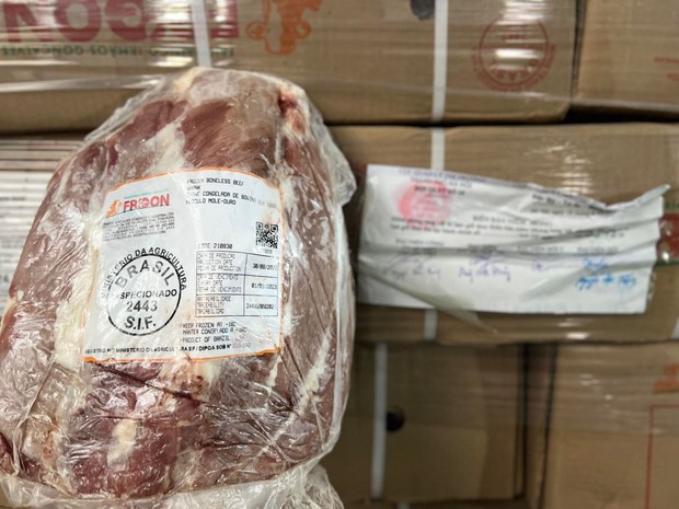 Tiêu hủy hơn 20 tấn thịt bò đông lạnh không rõ nguồn gốc tại Hà Nội - Ảnh 1.