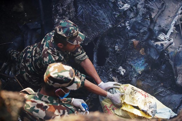 Toàn cảnh vụ máy bay rơi ở Nepal: Vụ tai nạn hàng không thảm khốc nhất trong 30 năm - Ảnh 2.