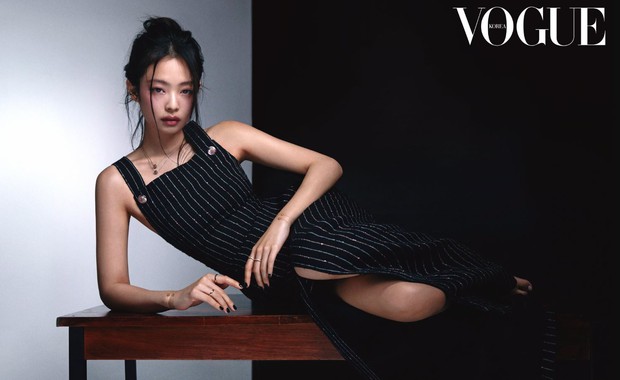 Jennie (BLACKPINK) "shoots" super best in Vogue magazine: Rarely anyone who shows off her back is so sexy with nosebleeds!  - Photo 8.