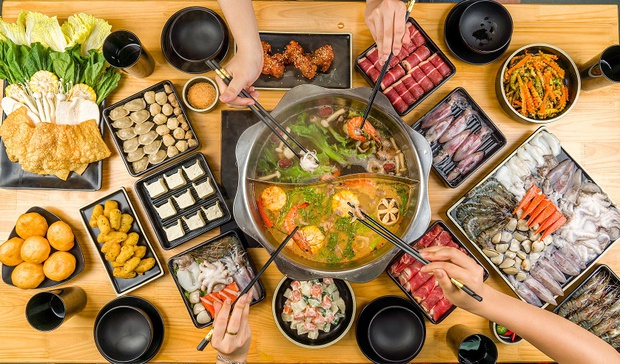 Những sai lầm khi ăn lẩu ngày Tết khiến món ăn mất hết dinh dưỡng - Ảnh 1. Những sai lầm khi ăn lẩu ngày Tết khiến món ăn mất hết dinh dưỡng - Ảnh 1.