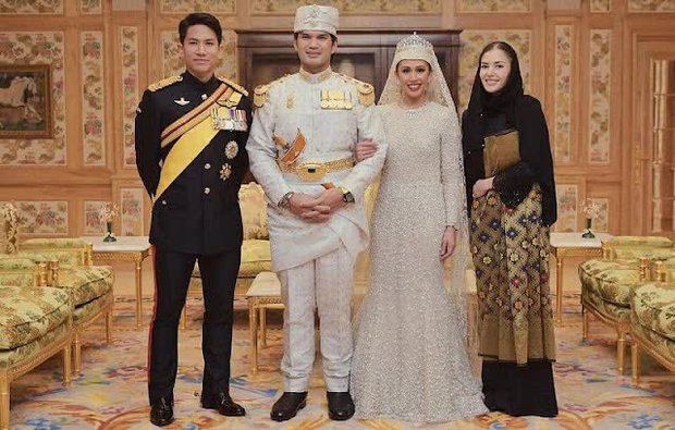 Đám cưới toàn vàng ròng kéo dài 9 ngày của Công chúa Brunei thể hiện đẳng cấp xa hoa của hoàng gia giàu bậc nhất thế giới - Ảnh 10.
