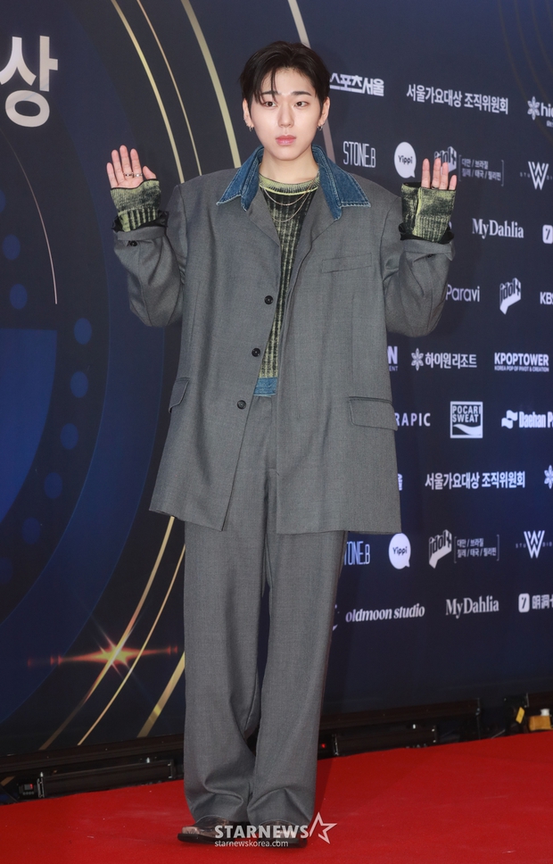 Thảm đỏ Seoul Music Awards: 1 nữ thần diện đồ cắt khoét bốc lửa lấn át IVE - (G)I-DLE, Minho cực soái dẫn đầu dàn sao - Ảnh 15.
