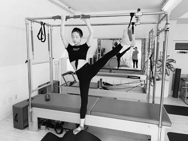 “Đối thủ của Song Hye Kyo” giữ vóc dáng nhờ tập pilates - Ảnh 7.