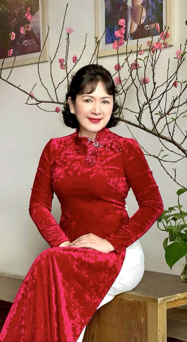 Sao Việt diện áo dài đôi: Vợ chồng Phương Nga rạng rỡ, Huỳnh Hồng Loan dịu dàng bên mẹ - Ảnh 18.