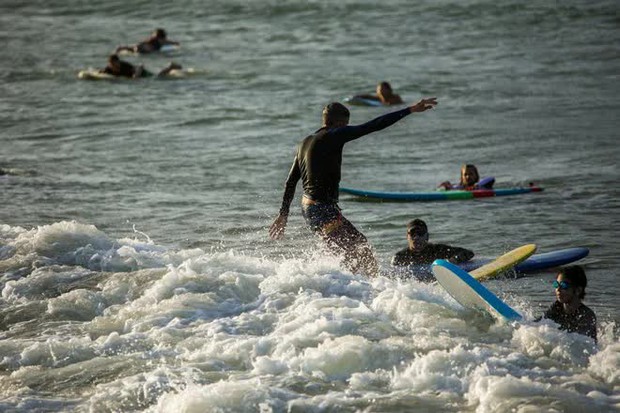 Bãi biển Phan Thiết đông đúc du khách vào mùng 2 Tết Quý Mão - Ảnh 7. Bãi biển Phan Thiết đông đúc du khách vào mùng 2 Tết Quý Mão - Ảnh 7.