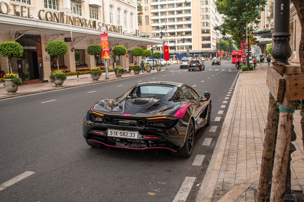 Porsche 918 Spyder và loạt siêu xe tại TP.HCM ra đường đón năm mới - Ảnh 19.