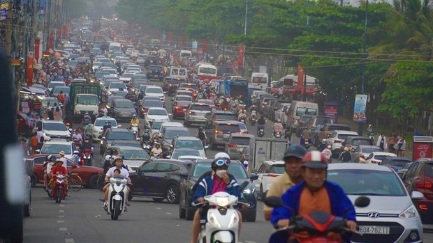 Hình ảnh Vũng Tàu nghẹt thở từ đường đến bãi biển - Ảnh 1. Hình ảnh Vũng Tàu nghẹt thở từ đường đến bãi biển - Ảnh 1.