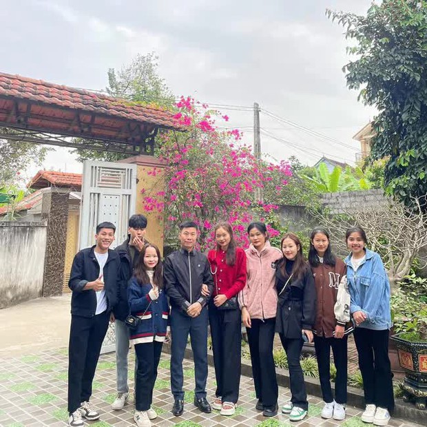 Dân mạng khoe ảnh bạn học bật chế độ tàng hình trong buổi họp lớp đầu năm: Đứa nào năm xưa khóc nhiều nhất chắc chắn không xuất hiện! - Ảnh 2. Dân mạng khoe ảnh bạn học bật chế độ tàng hình trong buổi họp lớp đầu năm: Đứa nào năm xưa khóc nhiều nhất chắc chắn không xuất hiện! - Ảnh 2.