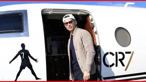 Ronaldo đáp chuyên cơ về lại Italia đòi nợ CLB cũ - Ảnh 1. Ronaldo đáp chuyên cơ về lại Italia đòi nợ CLB cũ - Ảnh 1.
