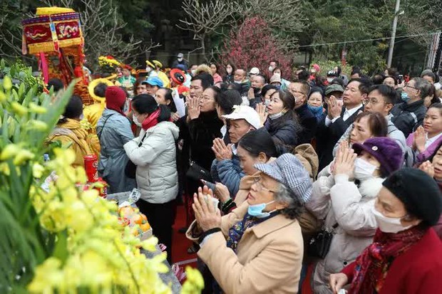 Chiêng trống rộn rã tại gò Đống Đa, hàng nghìn người dân tham gia lễ hội - Ảnh 10. Chiêng trống rộn rã tại gò Đống Đa, hàng nghìn người dân tham gia lễ hội - Ảnh 10.