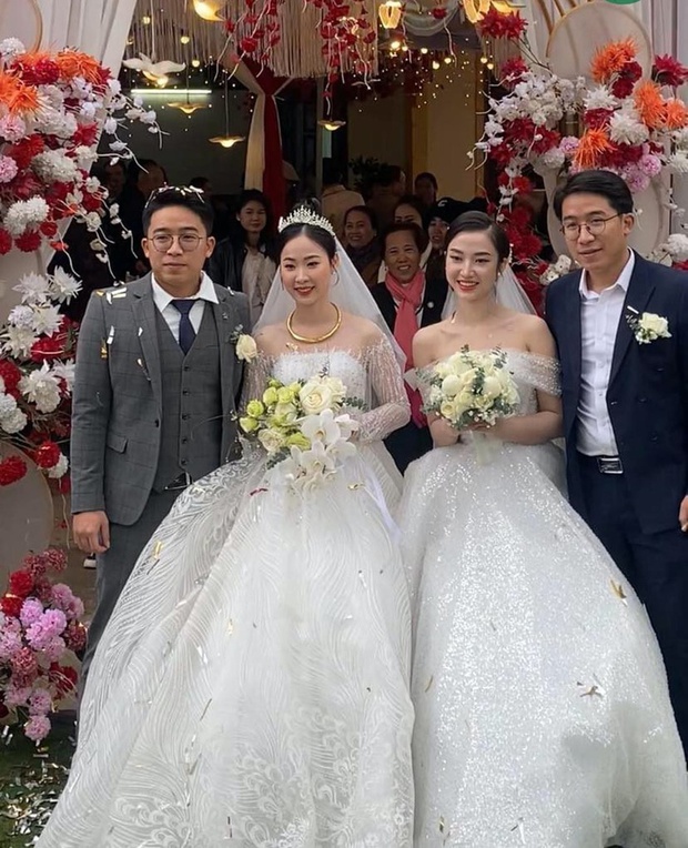 Đám cưới hai cô dâu, hai chú rể tại Nghệ An gây bão: Hoàn thành tâm nguyện của bố - Ảnh 1.