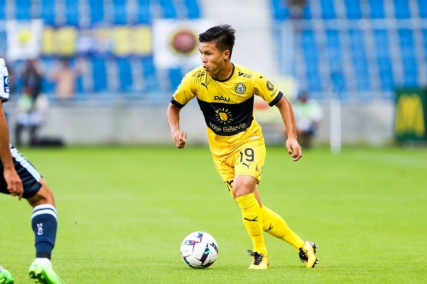 Quang Hải lần đầu ra sân cho Pau FC sau AFF Cup 2022 - Ảnh 1. Quang Hải lần đầu ra sân cho Pau FC sau AFF Cup 2022 - Ảnh 1.