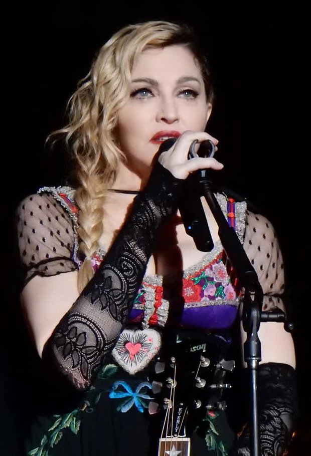 Danh sách 200 ca sĩ vĩ đại nhất lịch sử của Rolling Stone bị chỉ trích dữ dội: Madonna, Celine Dion vắng bóng trong khi Jungkook (BTS) - IU lại có mặt? - Ảnh 3.