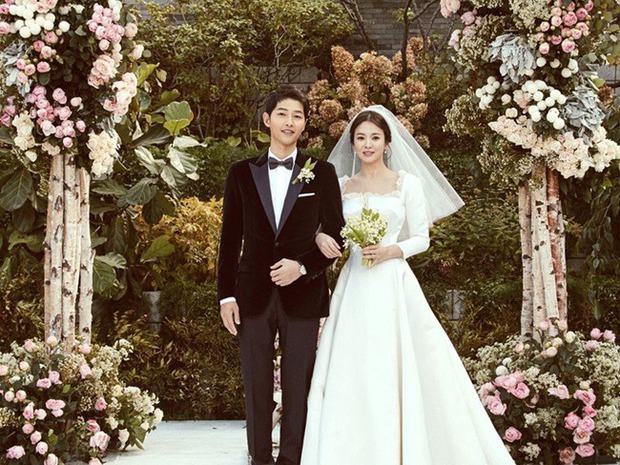 Nhìn lại nơi sang trọng bậc nhất Hàn Quốc mà Song Joong Ki từng tổ chức hôn lễ, fan háo hức đoán địa điểm tái hôn tiếp theo - Ảnh 1.